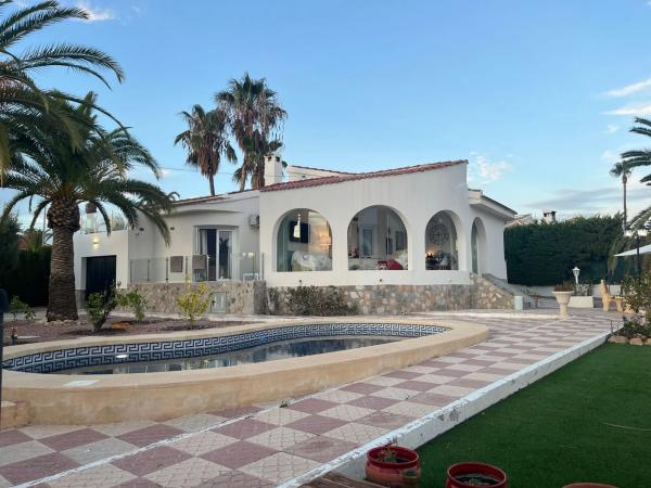 Casa independiente en calle Granada, 4