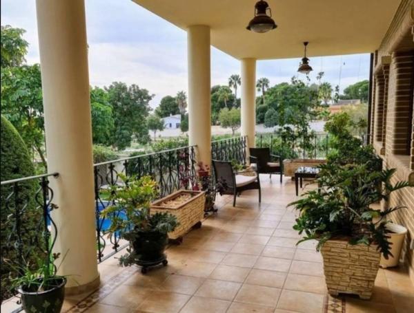 Casa independiente en calle de los Almendros