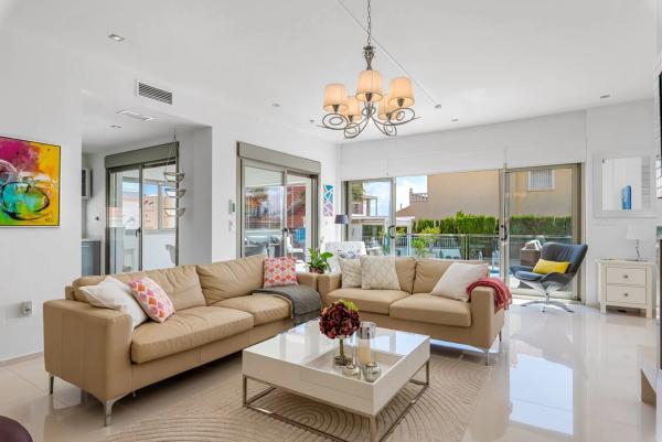 Casa independiente en calle Islas Chafarinas, 15