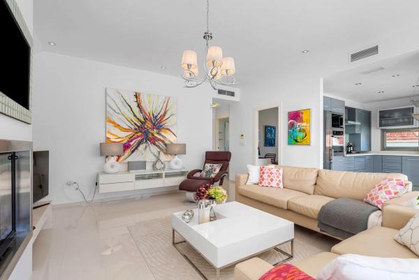 Casa independiente en calle Islas Chafarinas, 15