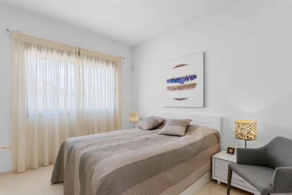 Casa independiente en calle Islas Chafarinas, 15