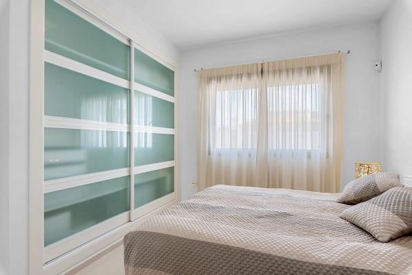 Casa independiente en calle Islas Chafarinas, 15