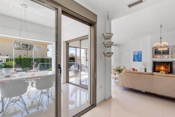 Casa independiente en calle Islas Chafarinas, 15