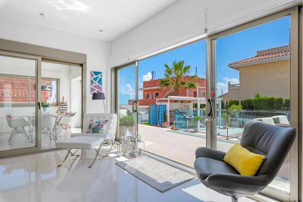 Casa independiente en calle Islas Chafarinas, 15