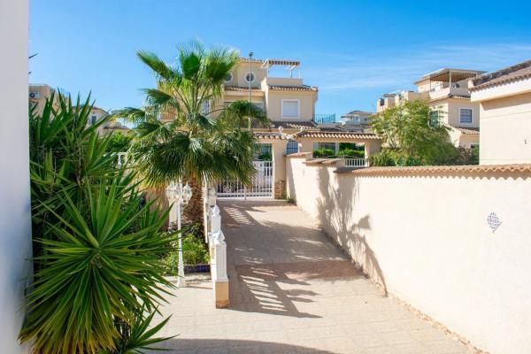 Casa independiente en calle Estocolmo s/n