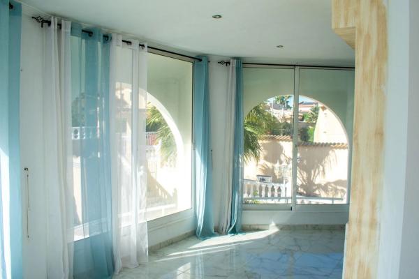 Casa independiente en calle Estocolmo s/n