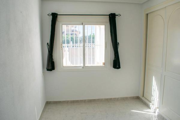 Casa independiente en calle Estocolmo s/n