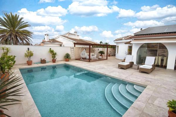 Casa independiente en calle Cabo