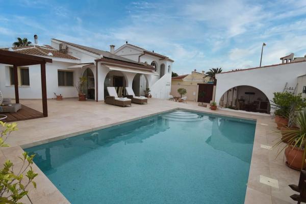 Casa independiente en calle Cabo