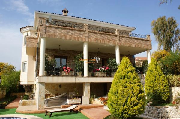 Casa independiente en calle de los Almendros