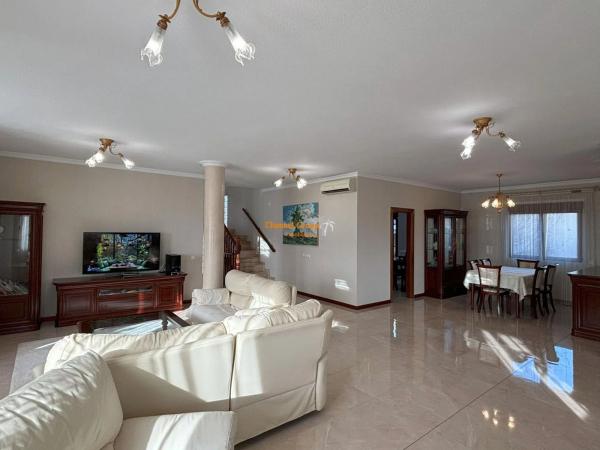 Casa independiente en calle de los Almendros