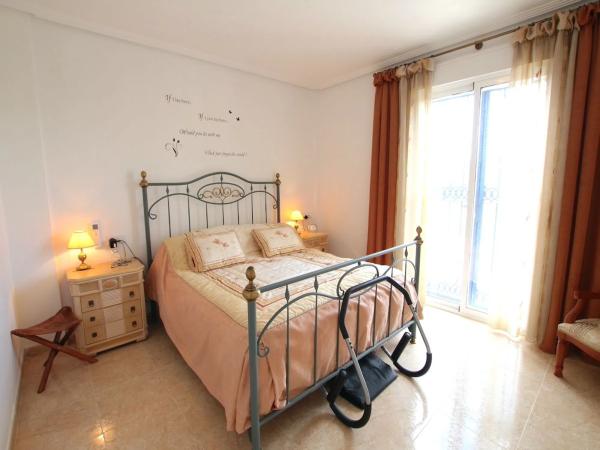 Casa independiente en calle Pico Revolcadores