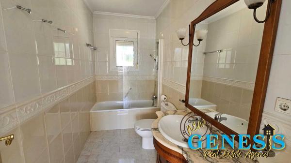 Casa independiente en calle Estocolmo