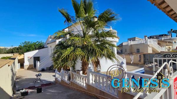 Casa independiente en calle Estocolmo