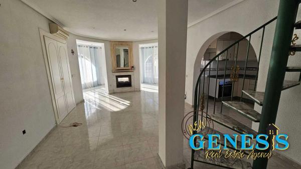 Casa independiente en calle Estocolmo