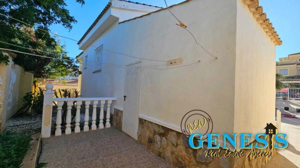 Casa independiente en calle Estocolmo