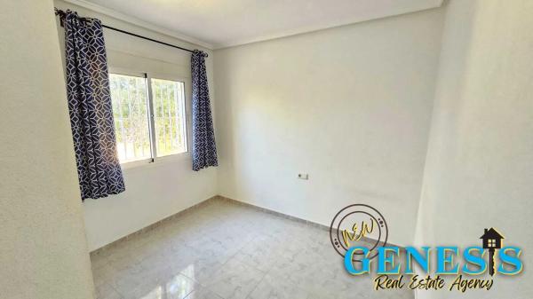 Casa independiente en calle Estocolmo