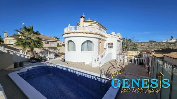 Casa independiente en calle Estocolmo