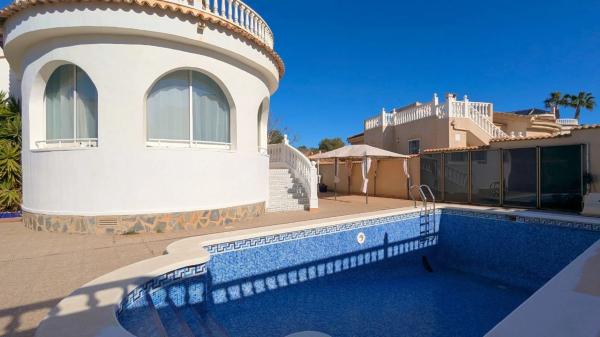 Casa independiente en calle Estocolmo