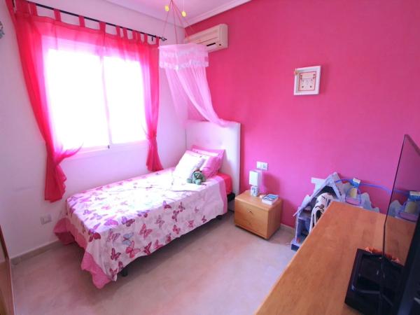 Casa independiente en calle Rio Tinto