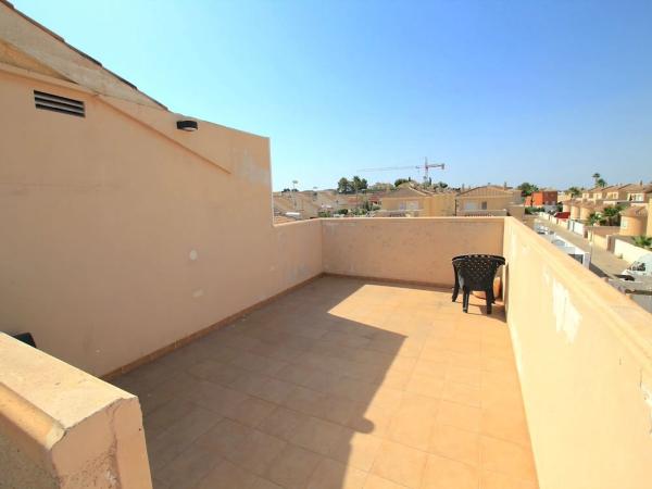 Casa independiente en calle Rio Tinto