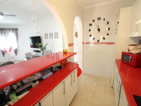 Casa independiente en calle Rio Tinto