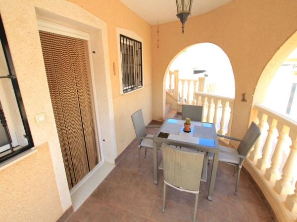 Casa independiente en calle Rio Tinto