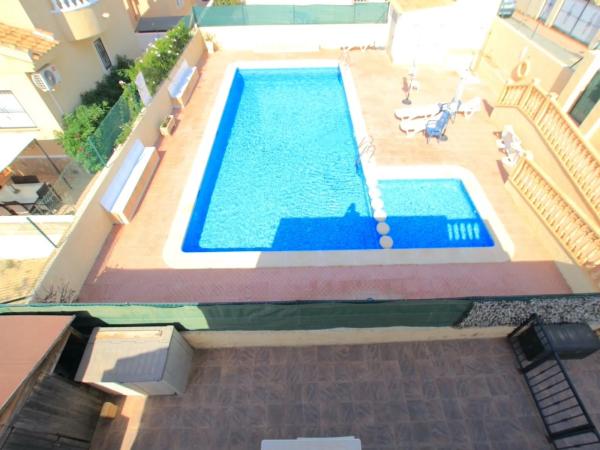 Casa independiente en calle Rio Tinto