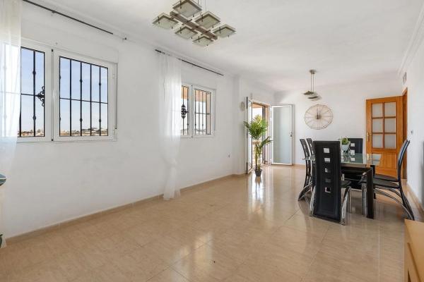 Casa independiente en paseo de Bo Astrom Nˡ 101, 33