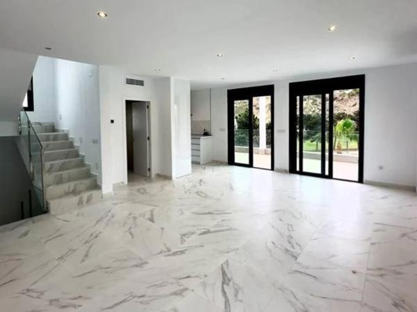 Casa independiente en calle Onda