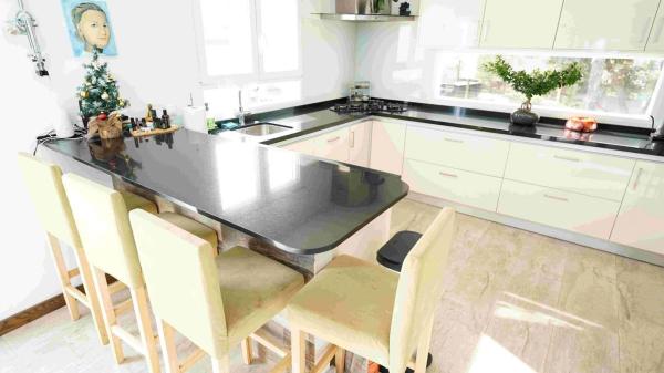 Casa independiente en avenida de las Naciones