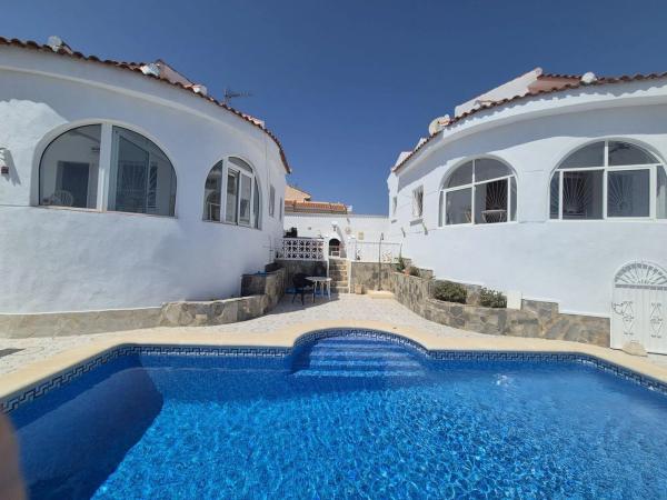 Casa independiente en calle Sierra de Monserrat