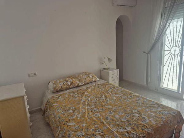 Casa independiente en calle Sierra de Monserrat