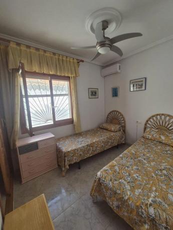 Casa independiente en calle Sierra de Monserrat