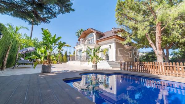 Casa independiente en calle Córdoba