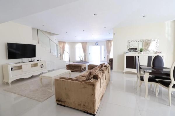 Casa independiente en calle Islas Chafarinas