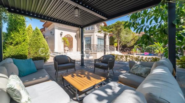 Casa independiente en calle Córdoba