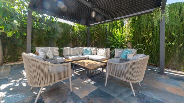 Casa independiente en calle Córdoba