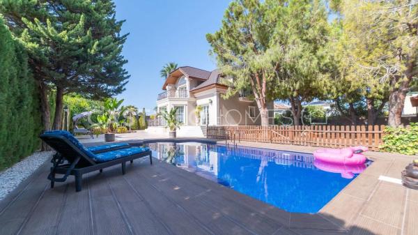 Casa independiente en calle Córdoba