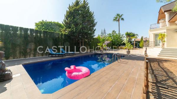 Casa independiente en calle Córdoba