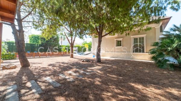 Casa independiente en calle Córdoba