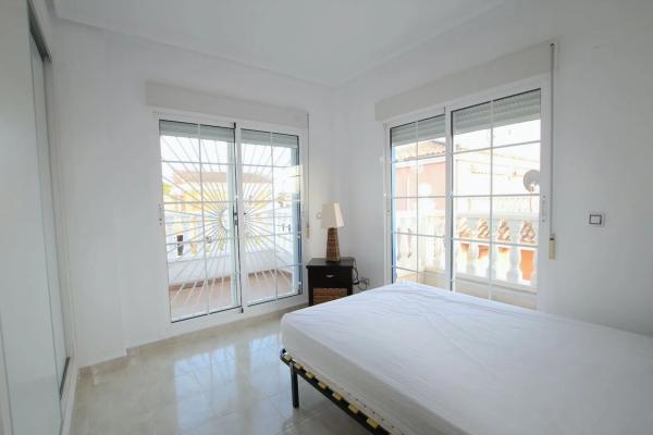 Casa independiente en calle baja