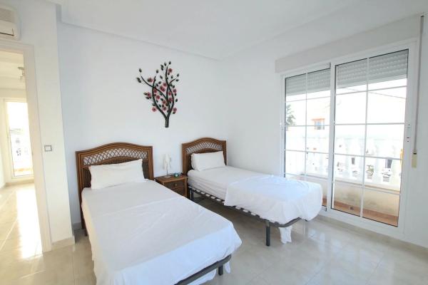 Casa independiente en calle baja