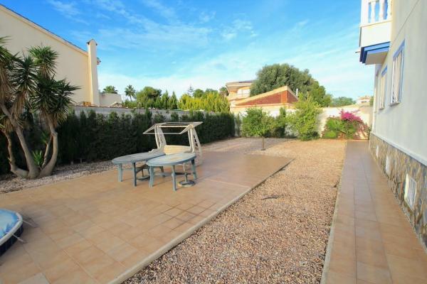 Casa independiente en calle baja