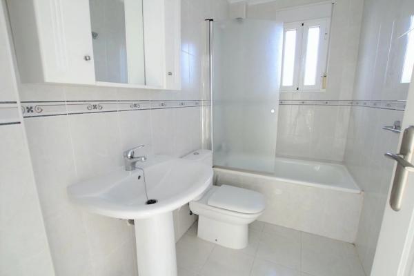 Casa independiente en calle baja