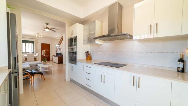 Casa independiente en calle Islas Alhucemas, 4