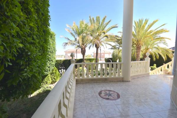 Casa independiente en calle Islas Baleares, 16