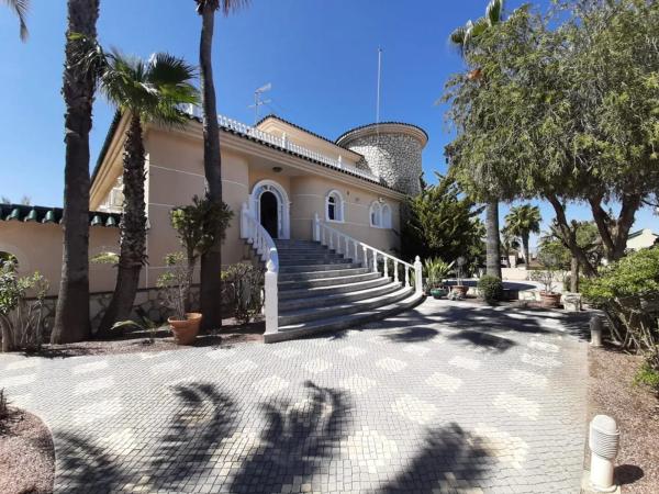 Casa independiente en avenida del Recorral s/n