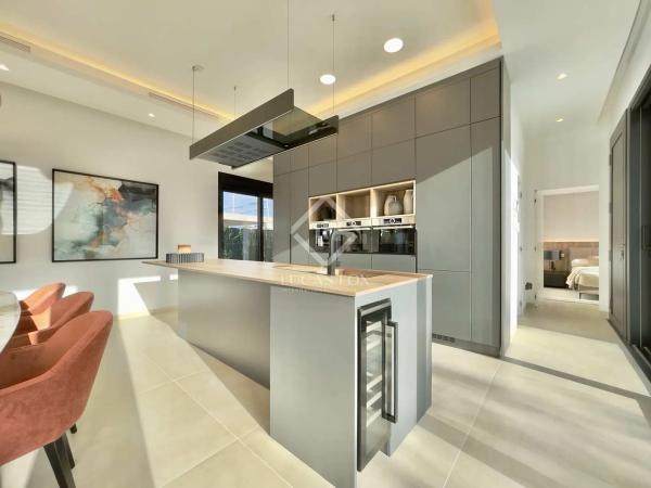 Casa independiente en calle Sorolla