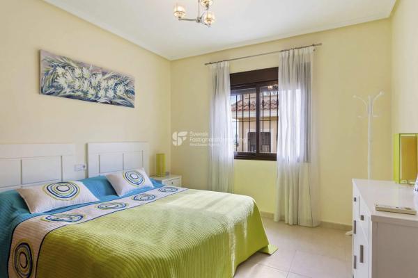 Casa independiente en calle Islas Baleares, 21